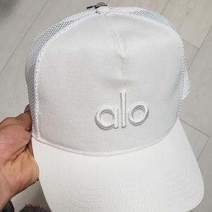 Alo Yoga District Trucker Hat
